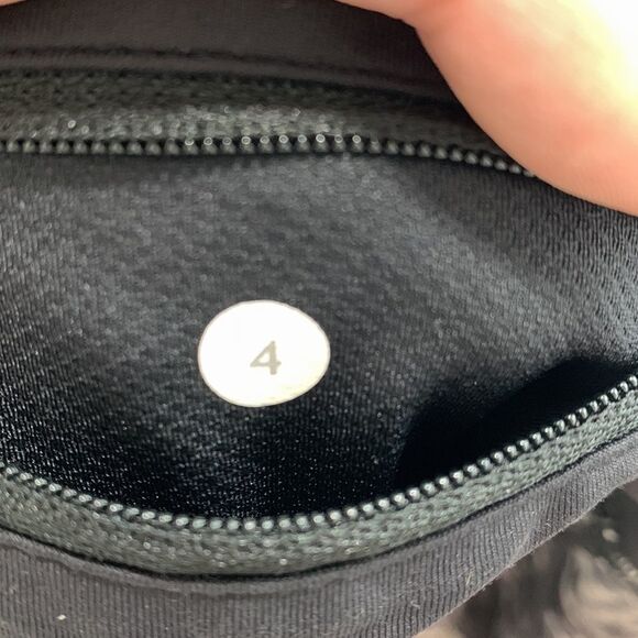 Lululemon Run Inspire II Flowabunga Luxtreme Crops Black & White Floral Sz 4 - Picture 6 of 7